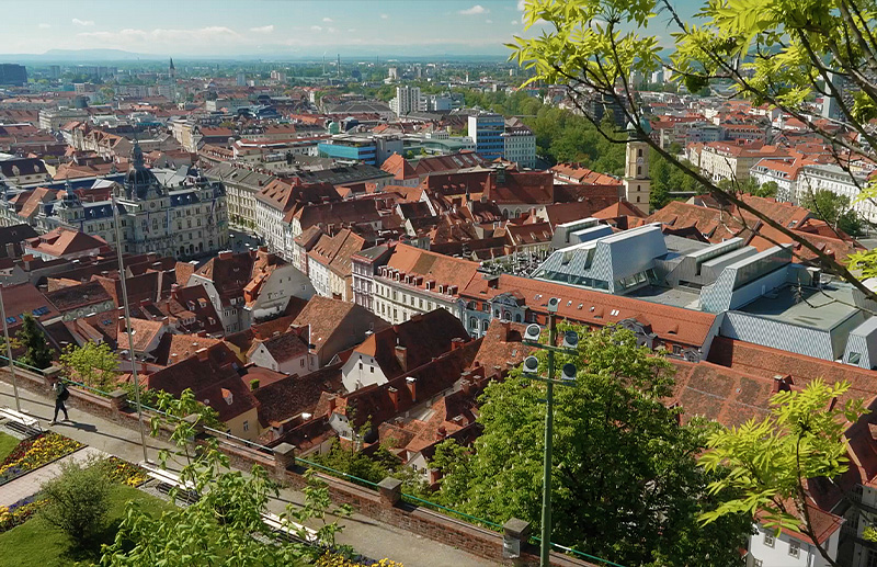 Ein Blick zurück: die Grazer Dachlandschaft